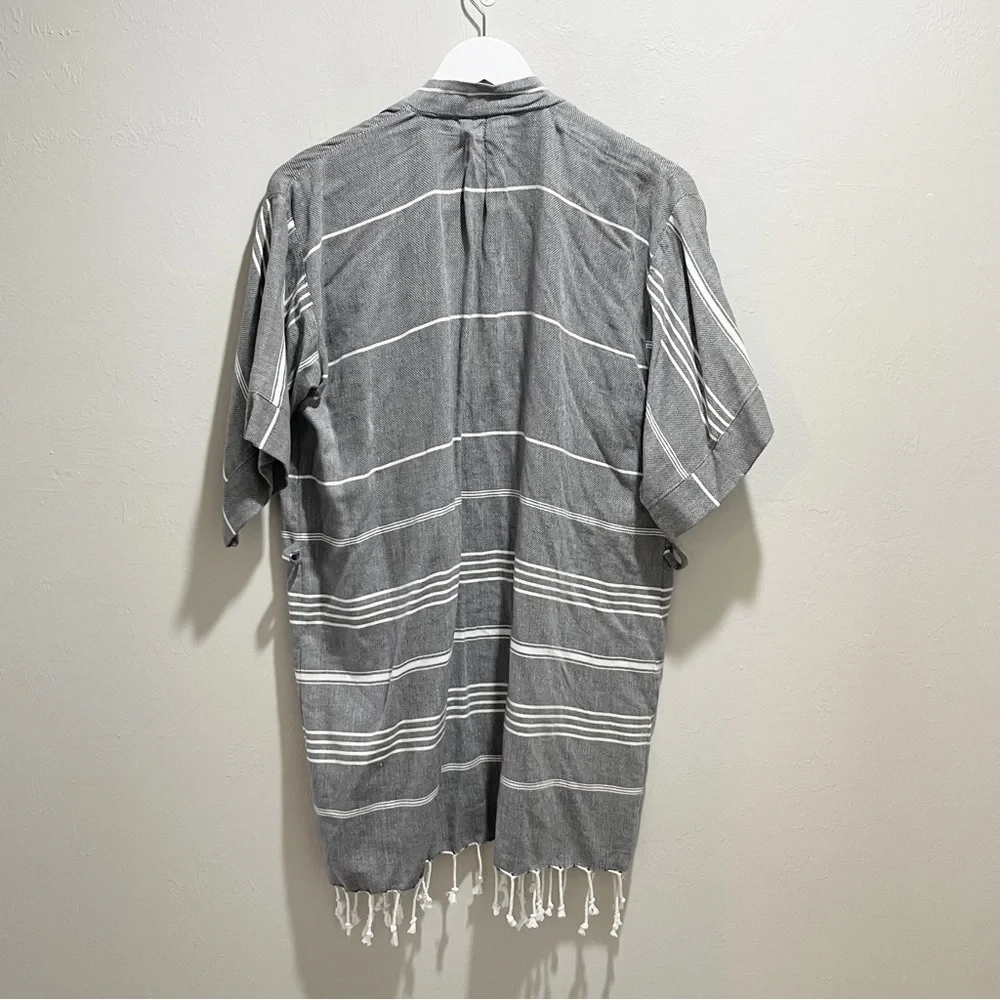 STRIPESHEEP Women’s Gray Stripe Boho Fringe Hem Kimono Jacket Robe Size Small